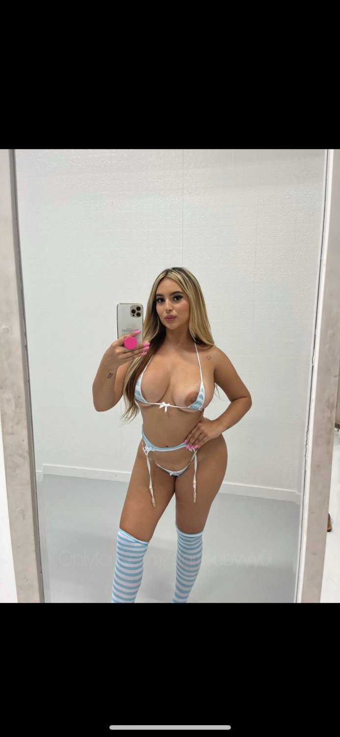 Latina slut exposing her titties #FSVozxVs